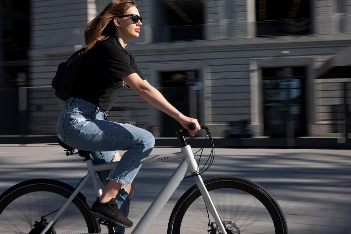 What Rising E-Bike and Traffic Concerns Mean for School Commutes