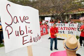 Chicago Schools: School Closures Generate Lawsuits & Protests Chicago Schools: School Closures Generate Lawsuits & Protests